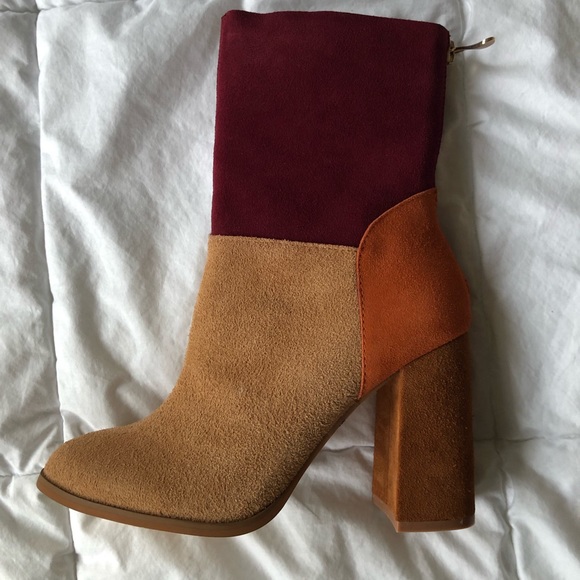 Trendy faux suede 70’s inspired boot. - Picture 2 of 5